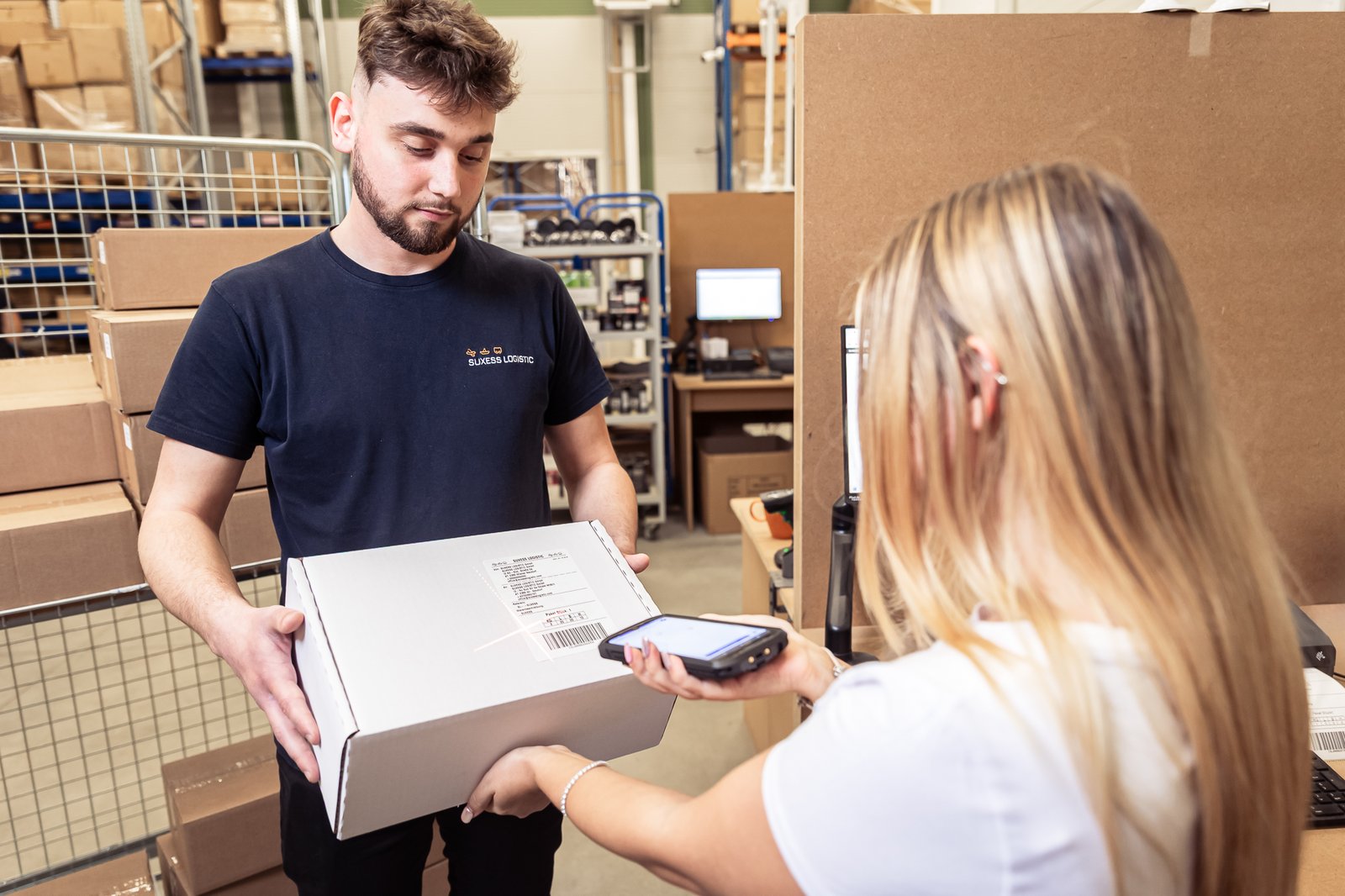 Handover of a valuable shipment at SUXESS LOGISTIC