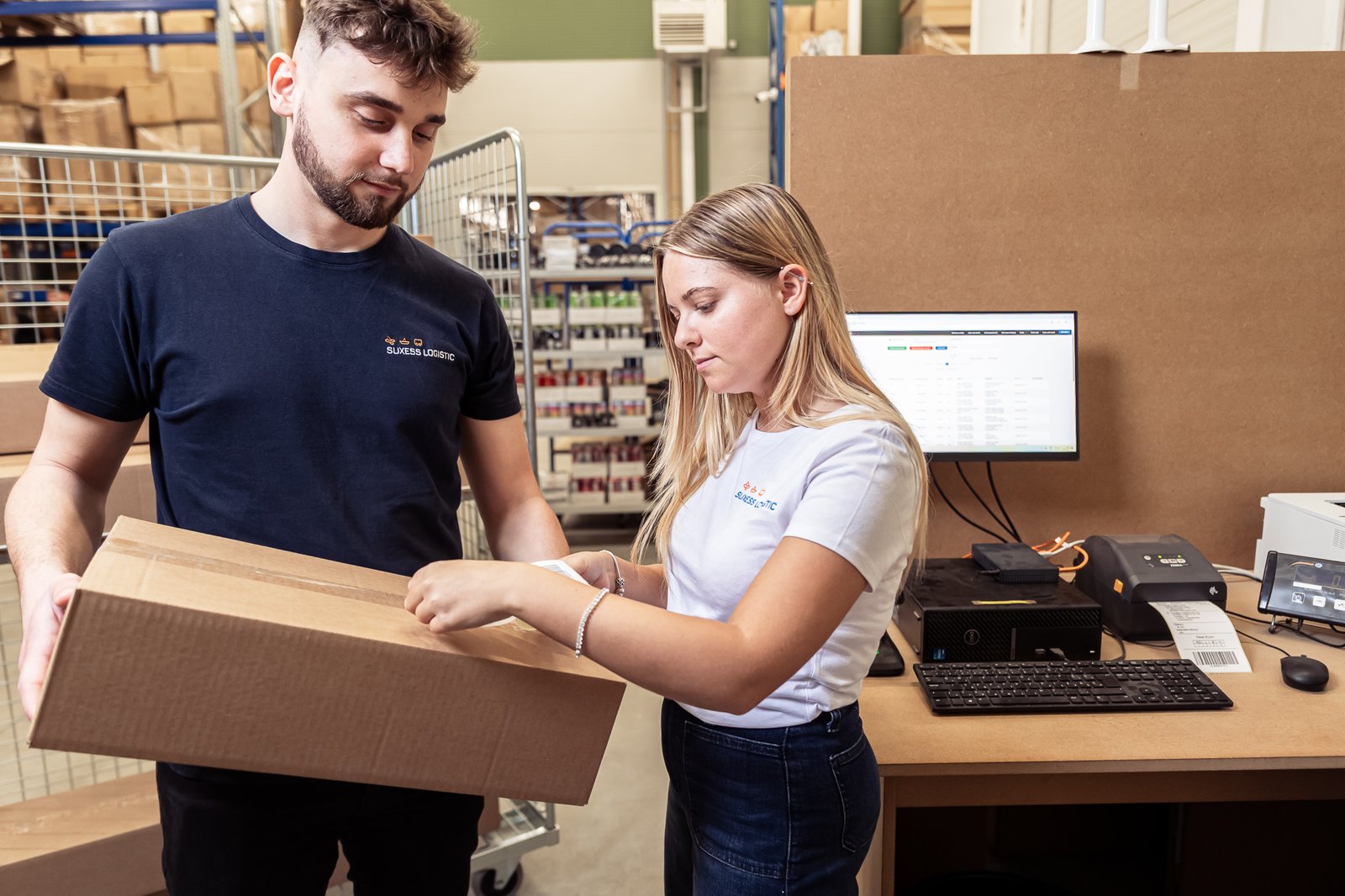 Kommissionierung im Lager von SUXESS LOGISTIC