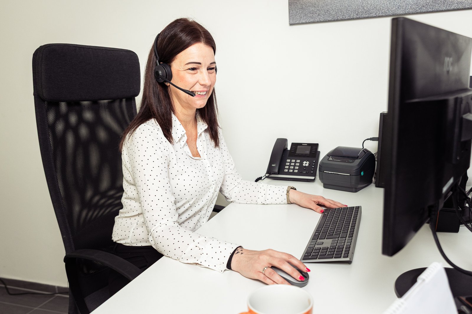 Customer service at SUXESS LOGISTIC